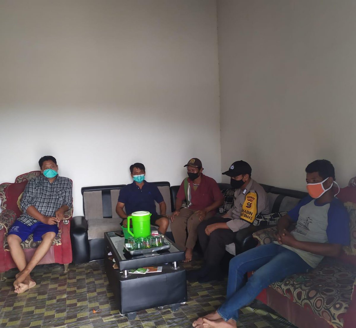 LagoPolsek's tweet photo. Giat sambang bhabinkamtibmas sampaikan pesan Kamtibmas dan protokol kesehatan Covid-19 https://t.co/t77JKYxlLh