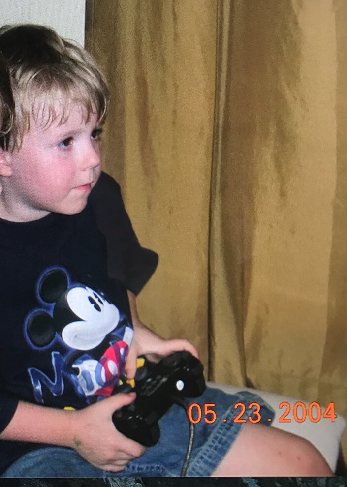 momma_matt's tweet photo. Happy 21st bday to my baby boy @rl_matt 🥰 Straight out the womb gaming 🥳🥳🥳 https://t.co/6Ltk4b58Hb