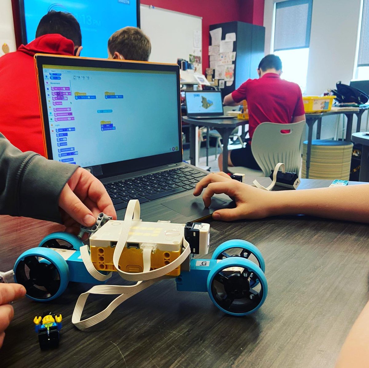 CCLSLeible's tweet photo. Fifth graders are rocking the coding world with Spike Prime! https://t.co/CNIy7RyAml