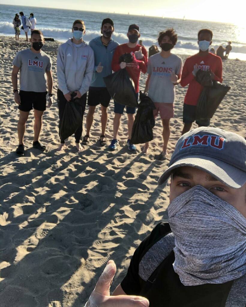 Men’s Cross Country out here doing our part to protect this beautiful place we call home! 🌞🌴🌊 LMU is ranked #1 Best Beach College in the nation (College Consensus) for a reason, and we are lucky to get to run here every day. Thanks @lmulionssaac fo… instagr.am/p/CMGTLN0AcWL/