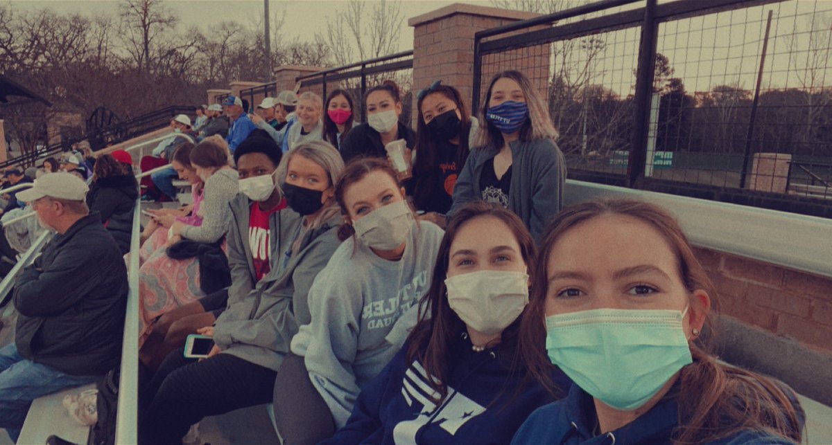 UTTyler_Spirit's tweet image. After a long day of nationals practices we love cheering on our @uttylerpatriots at the ballpark ⚾️ #uttylerpatriots #Gameday