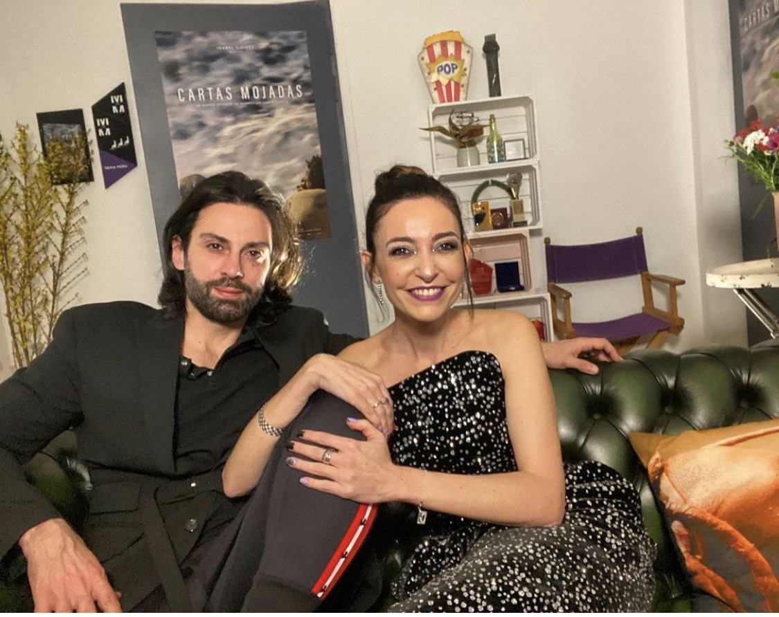 Noche fantástica en <a href="/_LaMorada_/">La Morada Malasaña</a> con la mejor compañía y a seguir haciendo películas de impacto
#CartasMojadasFilm #CartasMojadas #Migracion #Europa #Libia #blacklivesmatter✊🏽✊🏾✊🏿 #OpenArms #ElBarcoRojo #NOaEstePactoMigratorio
#PremiosGoya2021 #35PremiosGoya #PremiosGoya #Goya2021