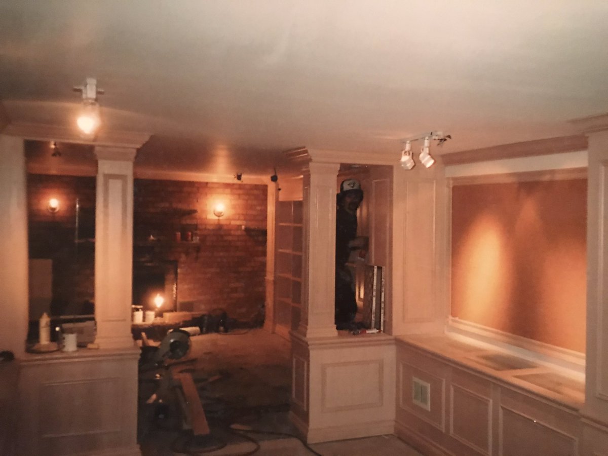 amanda_ea's tweet photo. @Sportsnet Sharing on behalf of my dad, who had the honour of building the basement trophy cases in Mr. Gretzky’s home. The week spent working there &amp; talking to Walter about hockey are some of his most cherished memories. He will be greatly missed #waltersrink #RIPWalterGretzky #sportsnet https://t.co/133KYkzKle