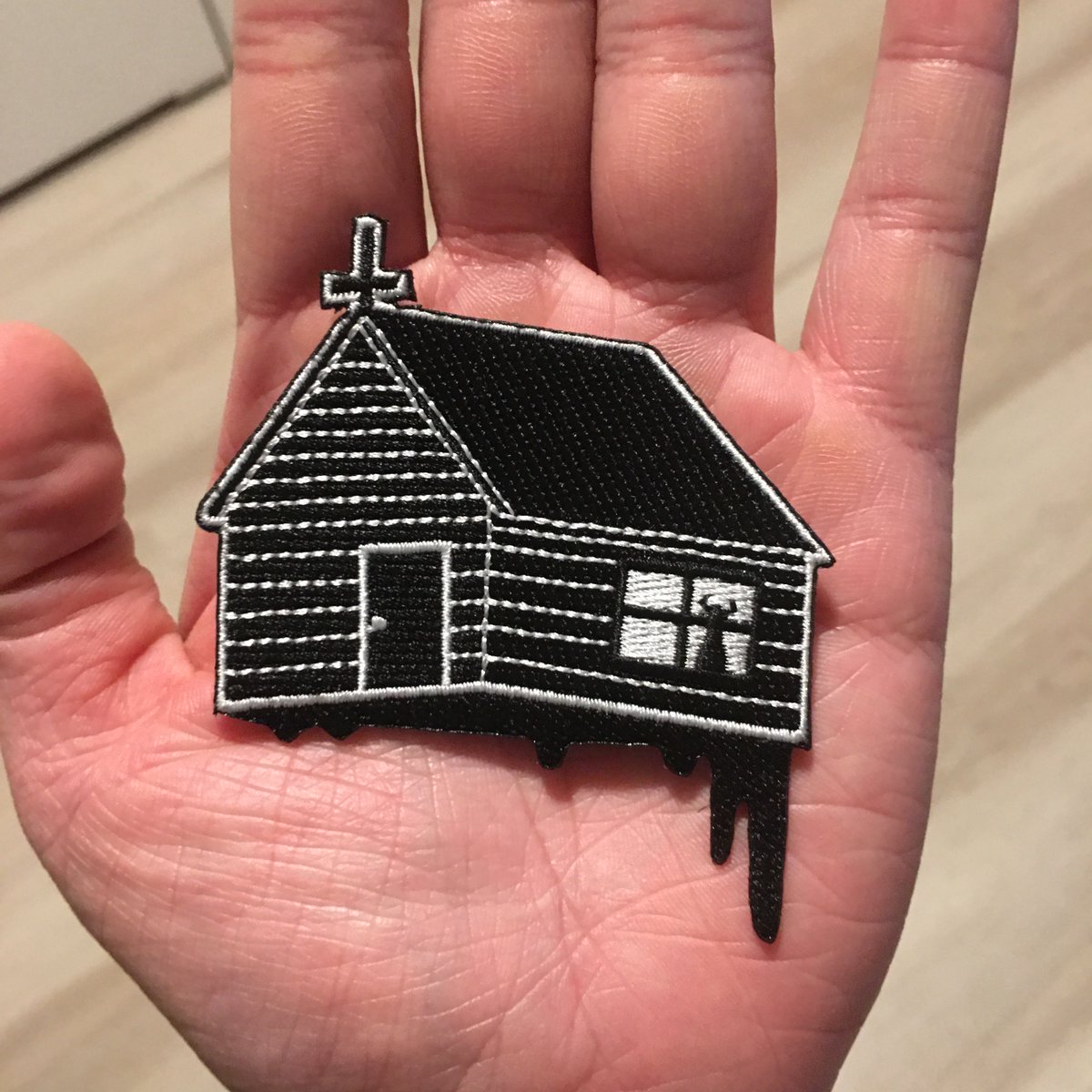 Tiny devil house i made inspired by chidaruma's place from dorohedoro...I just think its neat! 

https://t.co/WVpTu9N2nq 