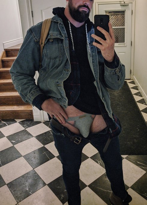 Anyone here a fan of jockstraps? Did a cheeky flash with the one I put to go to the store in 😉  Had to