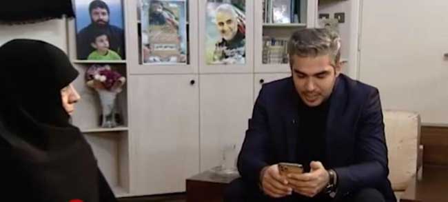 Iranfozool's tweet photo. اينترنت را گران كردند تا #علي_رضواني بتواند آيفون يازده را به دوازده ارتقاء دهد. https://t.co/z09dKi9RI5