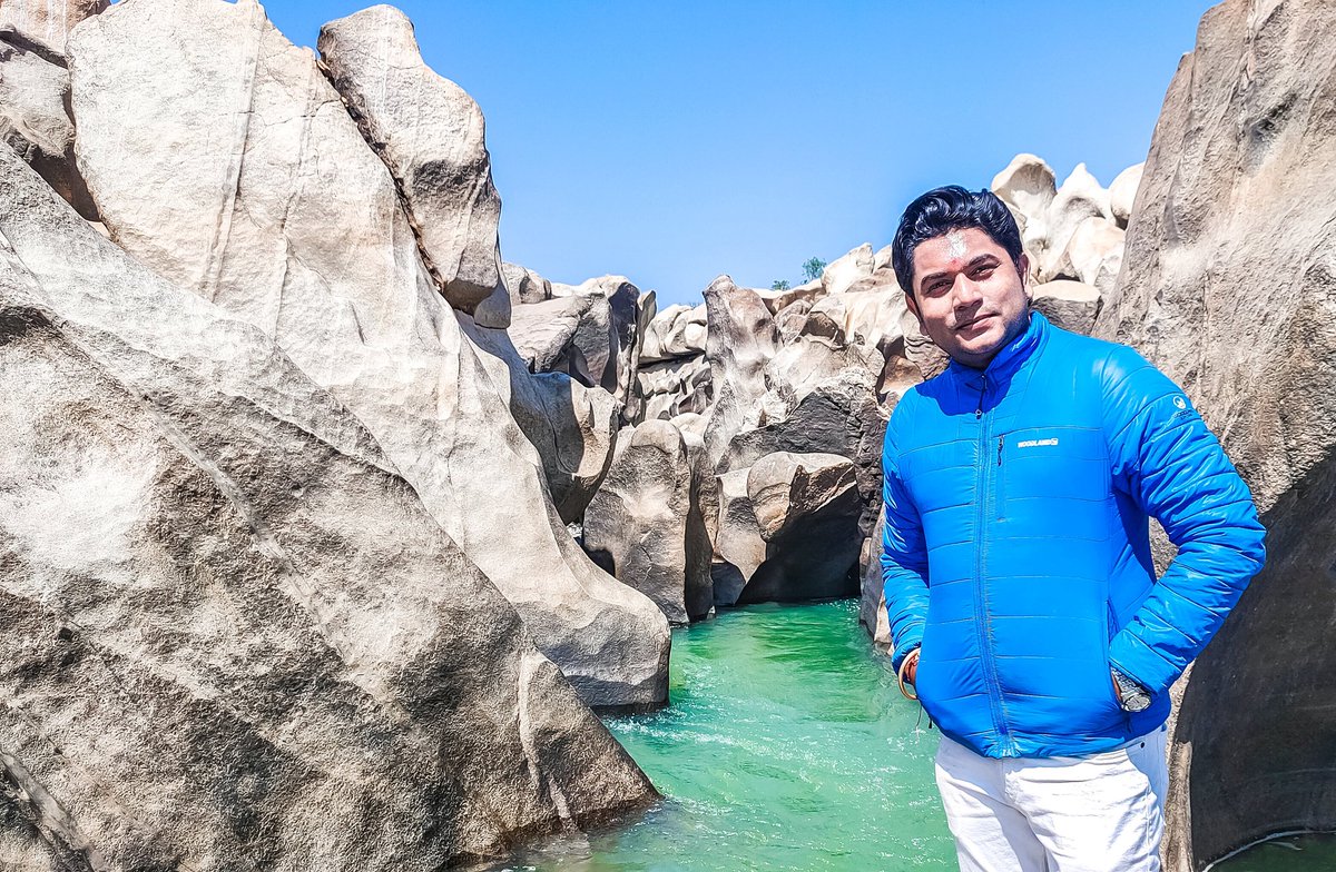 NishithAkash's tweet photo. A curious mind leads to fantastic adventures. Exploring the unexplored is the most adventurous part of a traveller's life... #Kanakund #Balisankara #Sundargarh #SundargarhDistrict #Odisha #OdishaTourism #India #Tourism #Photography #IncredibleIndia #Odishaaa #SecretsAtEveryCorner https://t.co/OZAd9BhcTP