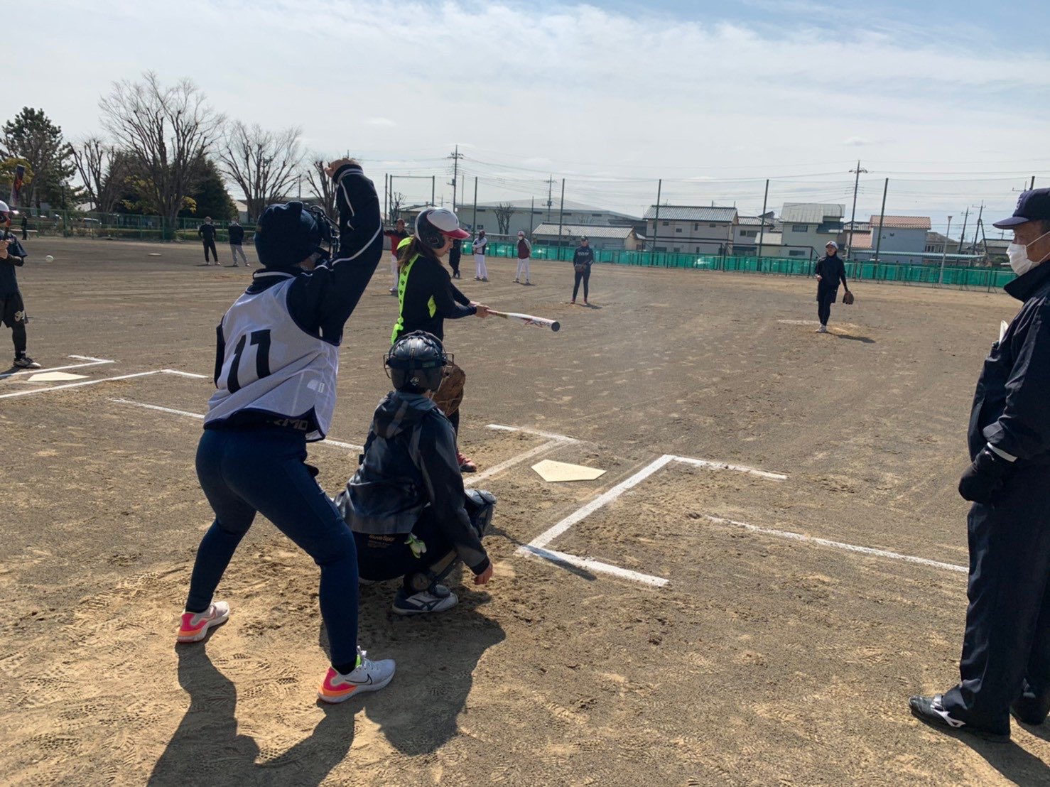 ペヤング女子ソフトボール部 本日 伊勢崎市審判講習会のお手伝いをしてきました ストライクゾーンの確認で バッターボックスに立ったり ピッチングをさせて頂きました ありがとうございました ペ ペヤング ソフトボール ソフト女子 伊勢崎市