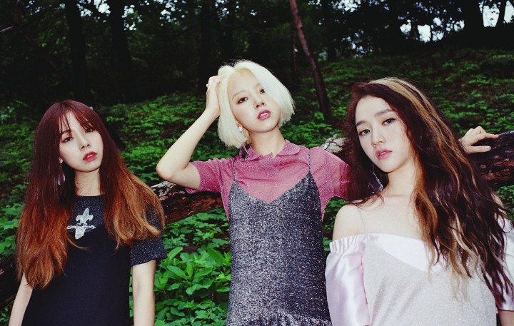 __idbi's tweet photo. Ladies'Code is 8 years today!!!
I don't have enough words to say how important they are for me their music is always such a safe place and their talent is beyond all,I love you all so much, we will always be here for you💜#8yearswithLadiesCode 
@LC__zuny @LC__Ashley @LC__Sojung https://t.co/xAQTHTZyh6