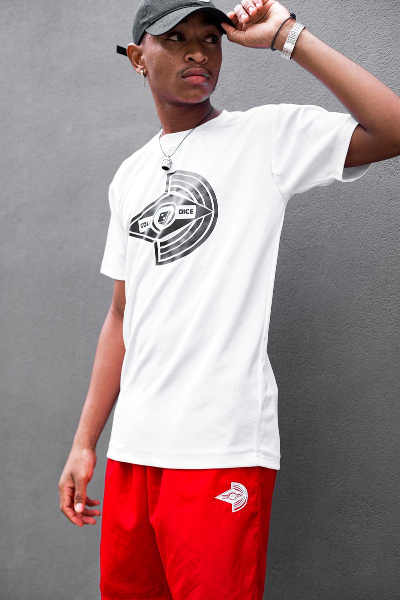 Golddicestore's tweet photo. G O L D D I C E C L O T H I N G

We sell quality products 💯🎲⚡🙏🏼❤️
Don't mis out 💯🎲

Get you :

Cap : P200
T-shirt : P140
Short : P250
Windbreaker : P450

👤 LICIT models
📸 Adroit Productions https://t.co/JozCu2ecqP