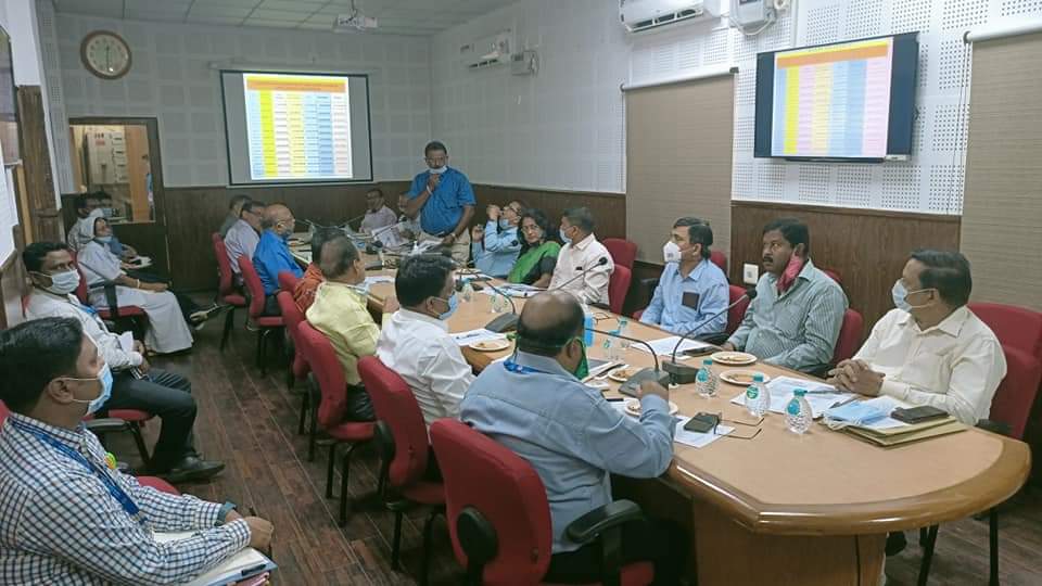 AprajitaSarangi's tweet photo. Chaired the Governing Body meeting of Capital Hospital,  Bhubaneswar, yesterday. Good interaction.Several measures to improve the service delivery were discussed and agreed upon. Development is the only agenda. 
@narendramodi @BJP4India @JPNadda https://t.co/tLyYjpedSj