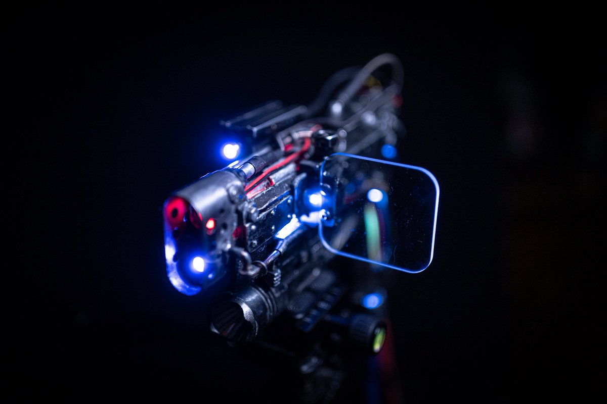 CustomNeco's tweet photo. 最近、撮影もせず何をしてたかと言いますとコソコソ小道具を作っておりました…今度撮影で使ってみよ!
#sf銃 #スチームパンク #blaster #スチームパンクガン #spacegun #beretta92fs #deckardblaster #マシーネンクリーガー #MaschinenKrieger #モデルガン #starwars https://t.co/gQrt8u4r78