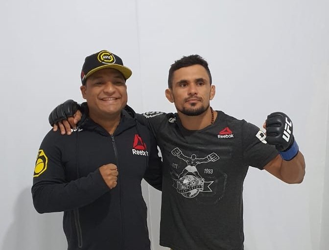 Um Grande abraço a toda Galera do @canalCombate , estou voltando com tudo pra Guerra!!! #AmandaNoCombate 
<a href="/aureodamasceno/">Aureo Jr</a>