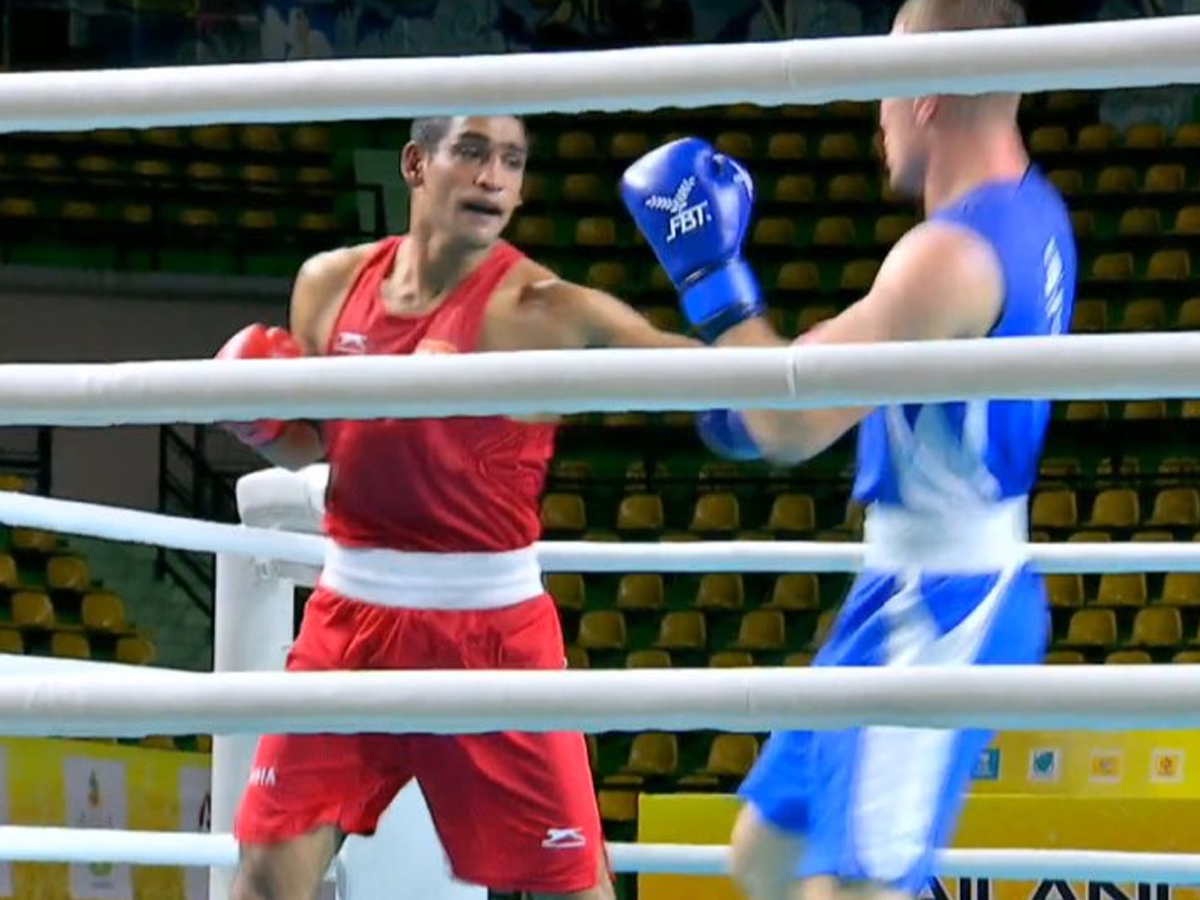 toisports's tweet photo. Covid-19 case forces three Indian boxers to withdraw from finals at Boxam International 

READ: https://t.co/stkVK5hI2E

#Covid19 #Boxing #Boxam

(In Pic: Mohammed Hussamuddin, on the left) https://t.co/PzDYActOuj