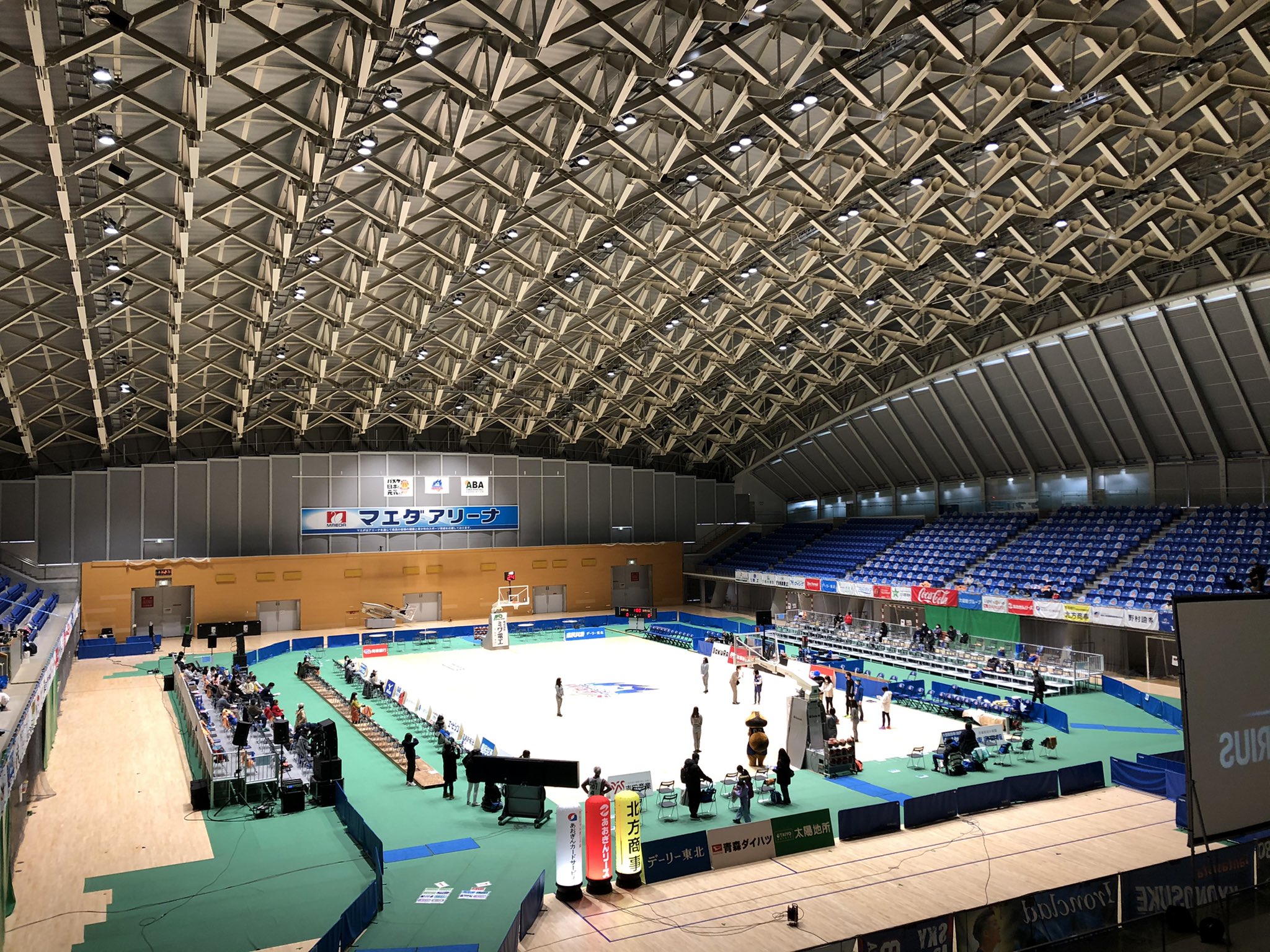 青森ワッツ 本日もたくさんのご来場ありがとうございます 本日は 指定席がほぼ完売 現在の空きは スーパープレミアム 1席 テーブル席 1組 のみとなっております 自由席はまだ余裕がございます ご来場お待ちしてます ゲーム情報 T