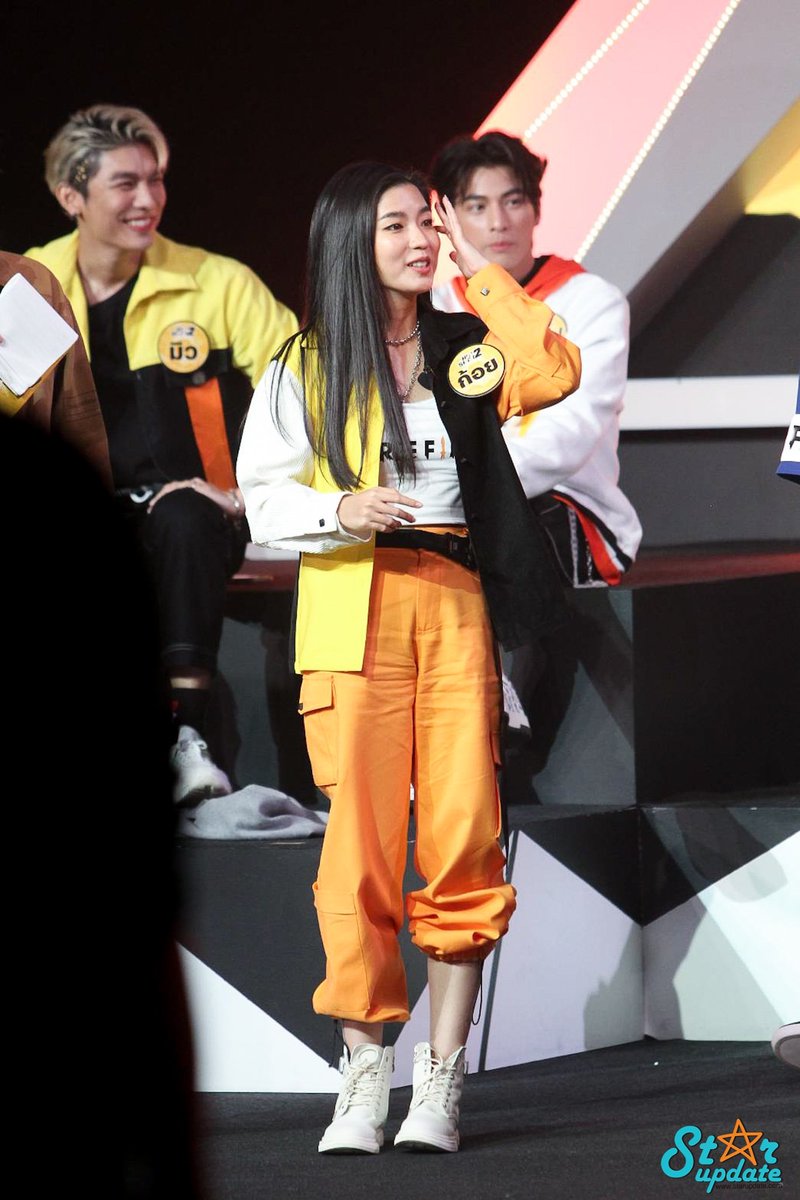 webstarupdate's tweet photo. ต่อด้วยความน่ารักของสมาชิกทีม #Yellowpanda 💛 มิว กลัฟ มายด์ ก้อย #FreeFireYellow ในงาน #FreeFireHotShot2 #FreeFireTH #FFTH
#MewSuppasit #GulfKanawut #มิวกลัฟ
#starupdate https://t.co/yDUpxRArGD