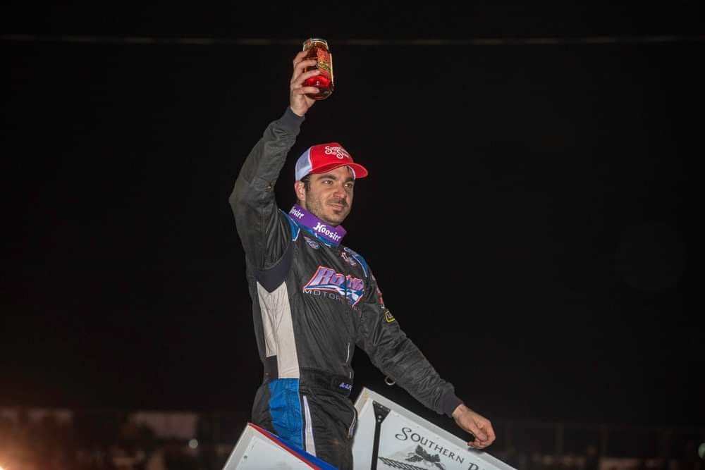 Aaron wins East Bay with the <a href="/WorldofOutlaws/">World of Outlaws</a>