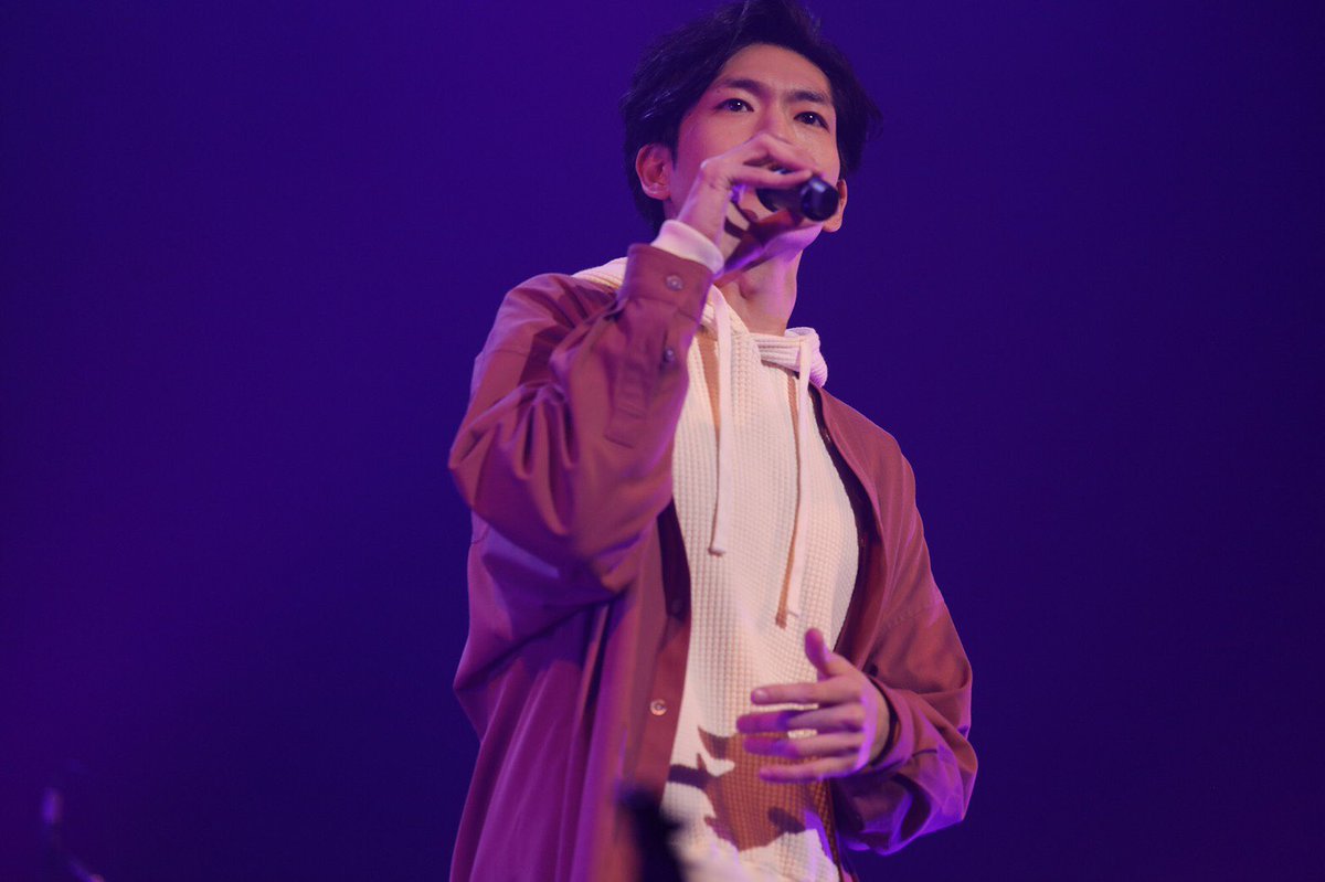 VictorMusic's tweet photo. ／
#松下洸平
㊗️メジャーデビュー決定🎉
夏頃、楽曲リリース🎶
＼

自身の誕生日、3/6(土)は
ライブツアーファイナル👏

10年以上に渡り書き続けたオリジナルソング&amp;カバー曲の全15曲を熱唱🎤

ラストはデビューのサプライズ発表🎁
熱い想いを語ってくれました😭

リリースは夏頃を予定✨
お楽しみに‼️ https://t.co/Iqp2W3JBcK