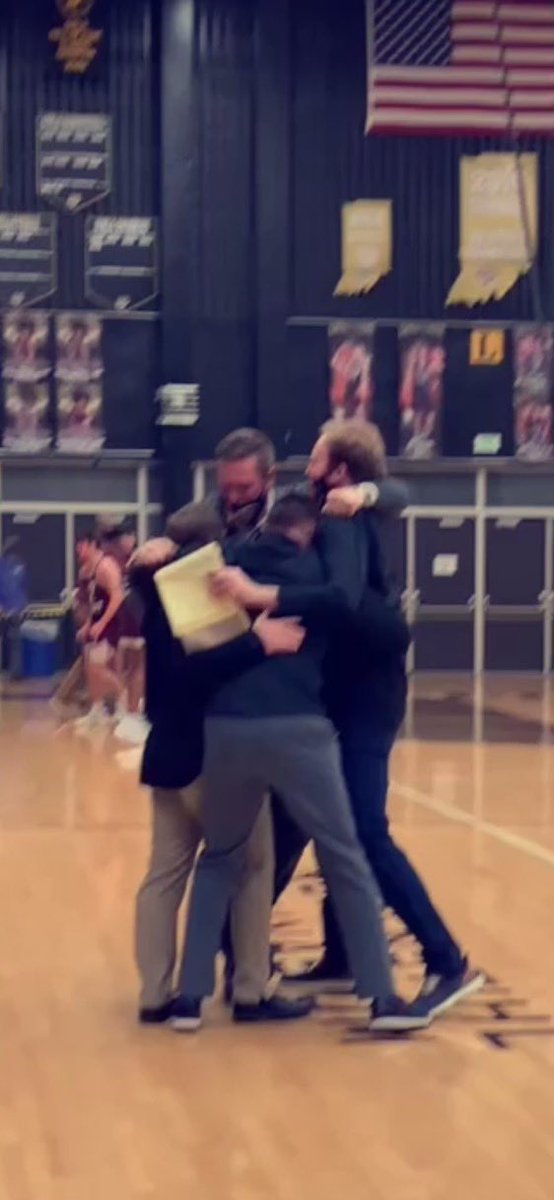 thesamgardner's tweet photo. WE GOT IT DONE BABY #sectionalchamps https://t.co/urkAsVXnZd