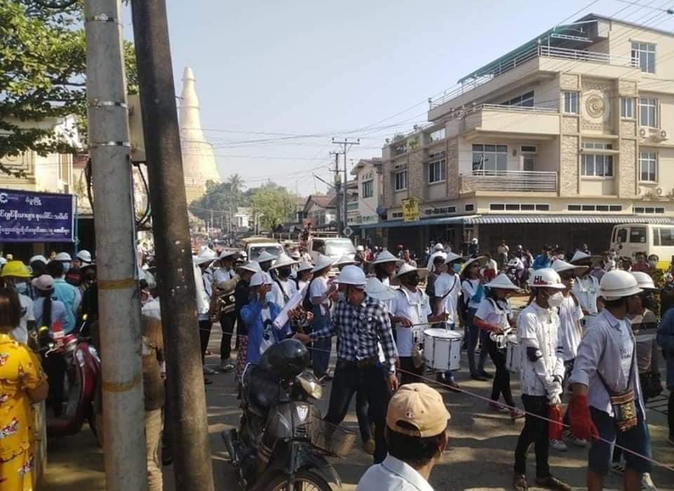 nslwin's tweet photo. Happening now in Bago — protest against #militarycoupinMyanmar. Pics: Khit Thit 

#WhatsHappeninglnMyanmar #PyitTineHtaung #MilkTeaAllianceMyanmar #Mar7Coup https://t.co/6Lj8URB1Hy