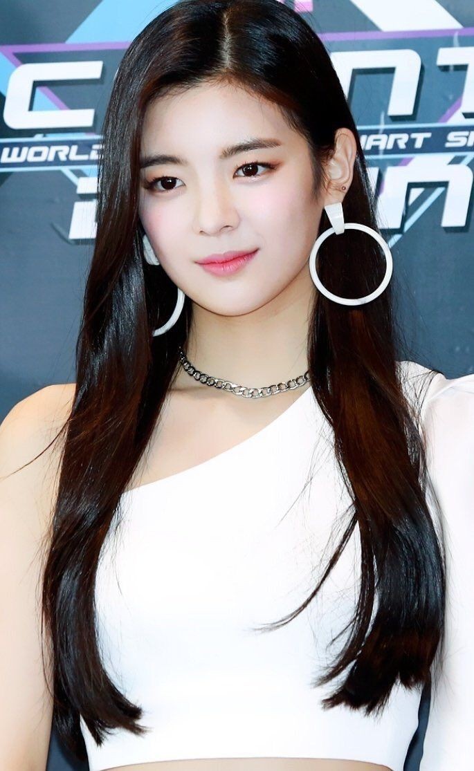 Hii!! Gabut ni┏(＾0＾)┛

Mutualan? rt or like
Fambest? Dm aja 

#roleplayer #roleplayerindo #roleplayaccount #roleplayerworld #roleplayerindonesia #fblb #mutualanyuk