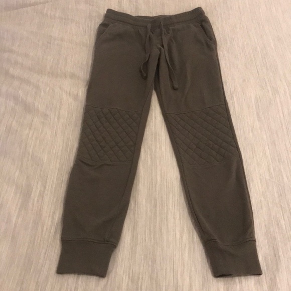 sunshynes's tweet image. So good I had to share! Check out all the items I'm loving on @Poshmarkapp #poshmark #fashion #style #shopmycloset #americaneagleoutfitters #garage #bananarepublic: posh.mk/PAbniOzcqeb