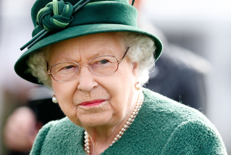 DailyMirror's tweet photo. Queen 'won't watch' Harry and Meghan's Oprah interview as she focuses on Philip https://t.co/lQYbDYgm5G https://t.co/QA9jB0vwrc