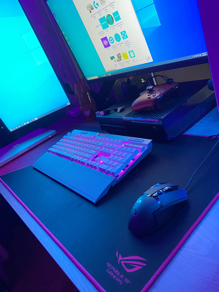 kashplaysgames's tweet photo. Built My First PC/Gaming Setup 💕 https://t.co/wYujGCIadS