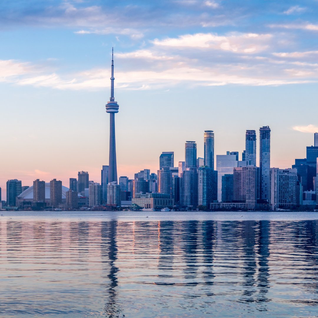 ShangriLaTO's tweet photo. Happy 187th Birthday Toronto!
#Toronto #TheSix #The6ix #The6 #CNTower #Ontario #TDot #TorontoSkyline #SkylineTO https://t.co/hwRR2ocNO3
