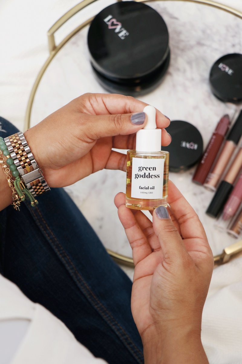 Working from home just got a bit easier! See my top makeup and skincare picks HERE: ow.ly/T5Ux50DRf6u