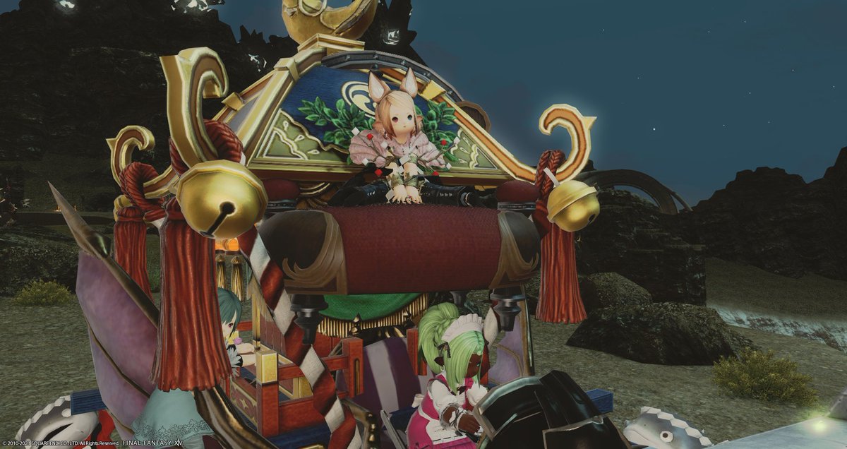 ultima_artina's tweet photo. 神輿と合体してリズさんが奉られたキツネみたいになってた
#darake https://t.co/e85Qbd86tC