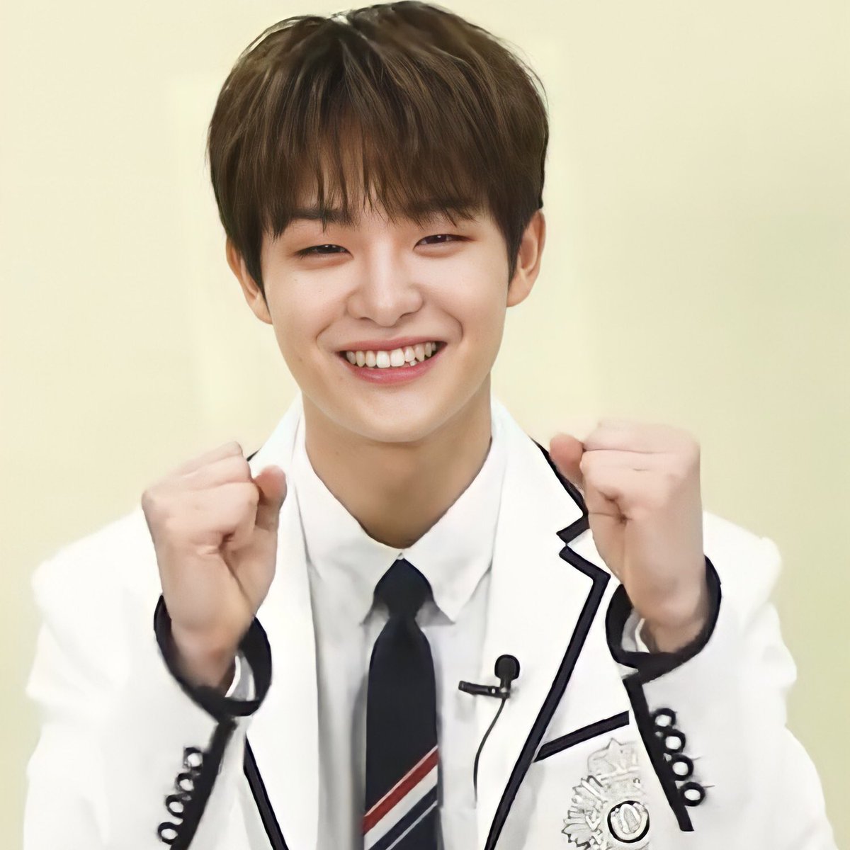 _0314MOCHA's tweet photo. sbs introduced jihoon as treasure's leader, lead vocalist and main dancer 🥺 is that his fixed positions? they really acknowledged him as main dancer then.. brb crying ;_; https://t.co/nV3MBdD14d