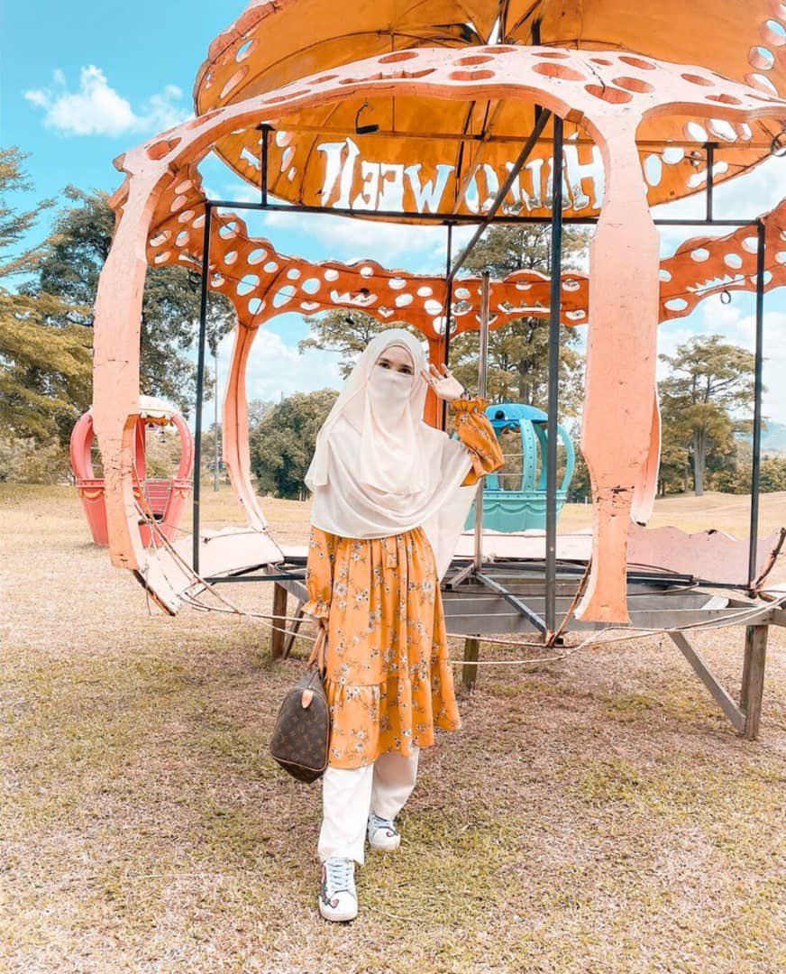 umrhaziz_'s tweet photo. 🌻 Morning 🌻

On sundays we wear yellow! Hehehe here are our beautiful customers wearing Blouse Ironless Zinnirah🥺💛 

Comment down your favorite colour to wear on Sundays!😙 https://t.co/iAJl4nXKGd