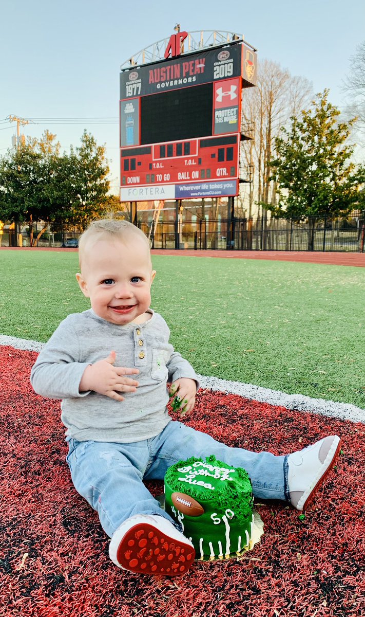 CallieWalden's tweet photo. Any day spent with my fellas is a good day. โค๏ธ We started Lucaโs birthday week off with a day at the zoo, followed by cake and football at Fortera. ๐๐ #FirstYearDown #BestYearOfMyLife https://t.co/IGIgVCAls1