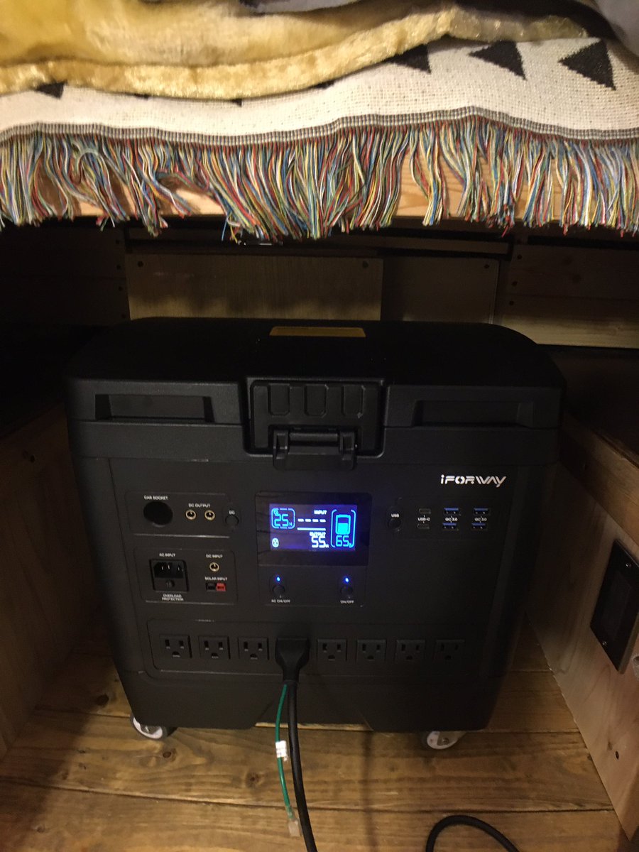 YAMATO38351779's tweet photo. ポタ電のサイクル回数はあくまで目安でサイクル回数を消費しても一般的に約80%残っていると言われています😊
2日に1回満充電するハードユーザーだとしても2個の電池を消費しようとすると約11年。電池交換式は長い目で考えるとコスパ的にも構造にも個人的に良いのではないかと思う✨
#iforway #trex https://t.co/zZKNQcIKpx