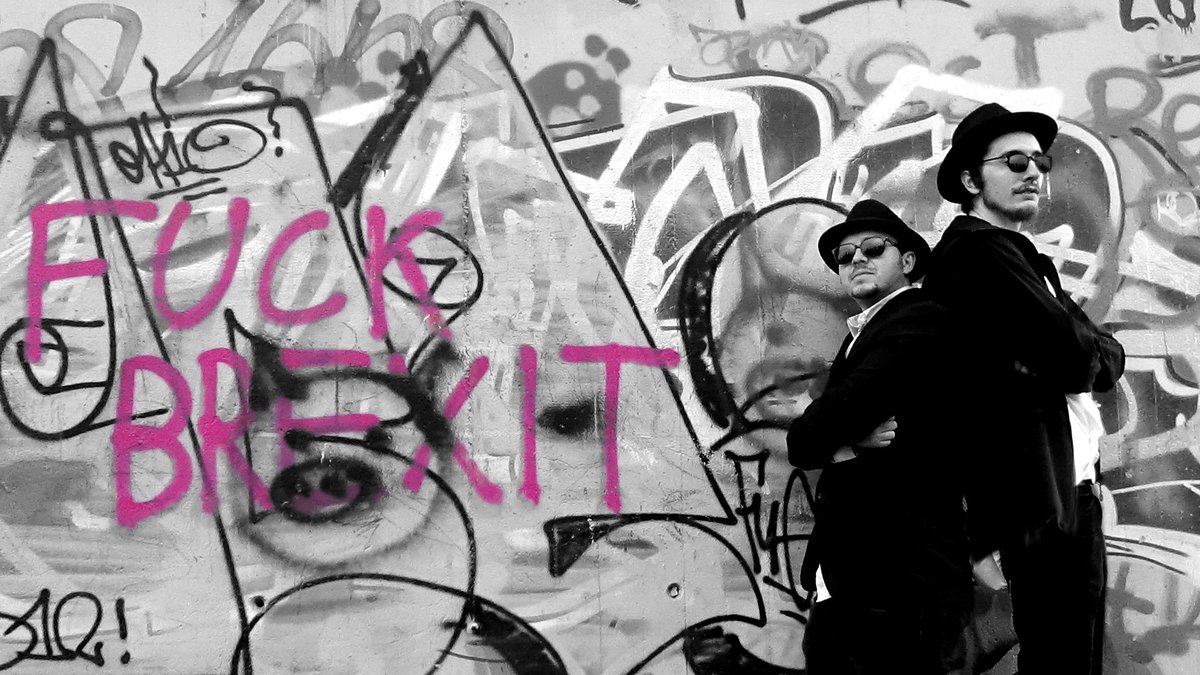 MichaelVogtman3's tweet photo. Erst- und Zweitkandidat (Manuel Mollenhauer) von Volt: Mehr Rhythm und weniger Blues für #Mannheim Nord! #LTWBW21 #LTW21 #LtwBW #VoteVolt 😎😎 https://t.co/4QczGrzRlX