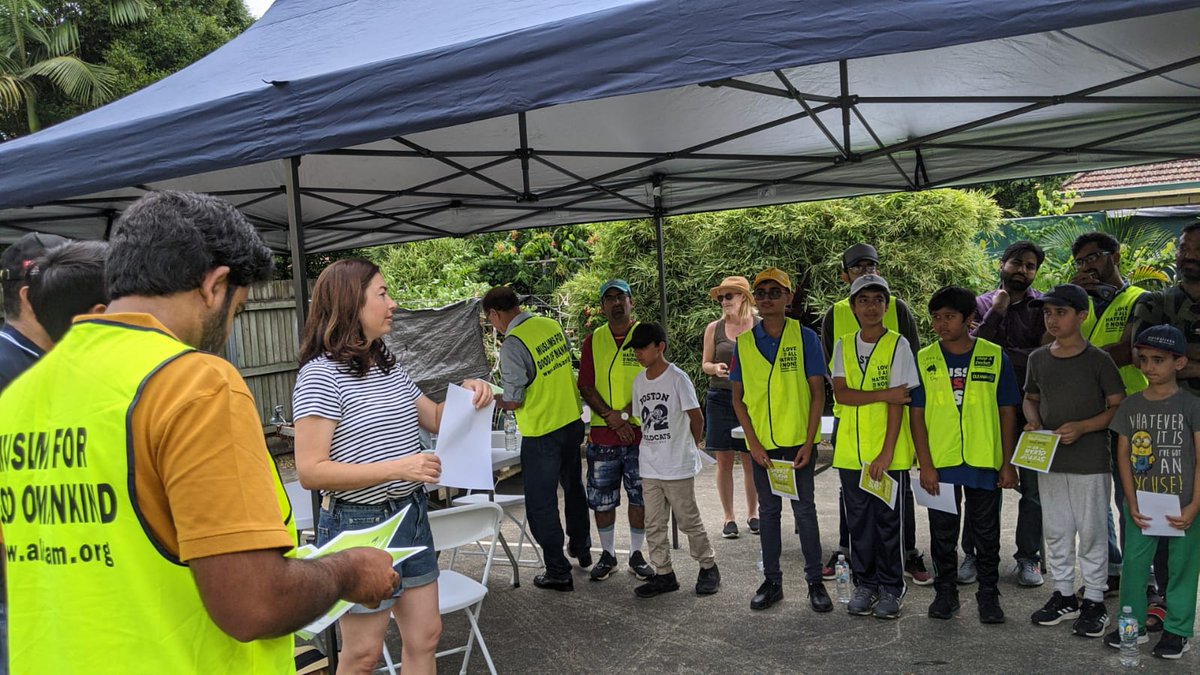 Muslim Youth Brisbane (@mkabrisbane) on Twitter photo Thank you Terry butler, federal member of camp Hill for your visit and kind words
<a href="/MuslimYouthAU/">Muslim Youth Australia</a> <a href="/MkaAUS_Humanity/">Muslims for Humanity</a>
#whatmuslimsdo
@cleanupAustralia
#CleanupAustralia
#stepuptocleanup Thank you Terry butler, federal member of camp Hill for your visit and kind words
<a href="/MuslimYouthAU/">Muslim Youth Australia</a> <a href="/MkaAUS_Humanity/">Muslims for Humanity</a>
#whatmuslimsdo
@cleanupAustralia
#CleanupAustralia
#stepuptocleanup