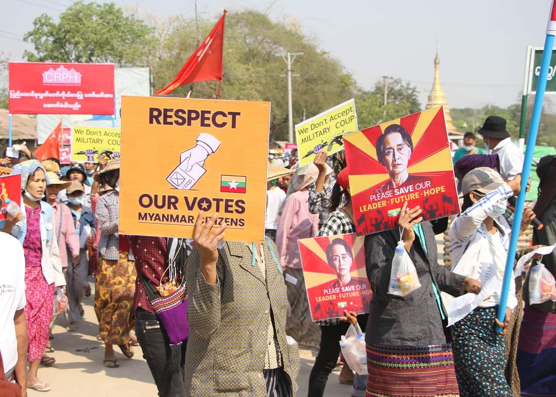 Byun_Sori6104's tweet photo. Protesting against the Military Terrorists happened in Natmauk,Magway Region!!!

#WhatsHappeningInMyanmar
#Mar7Coup https://t.co/TL3GseCpFj