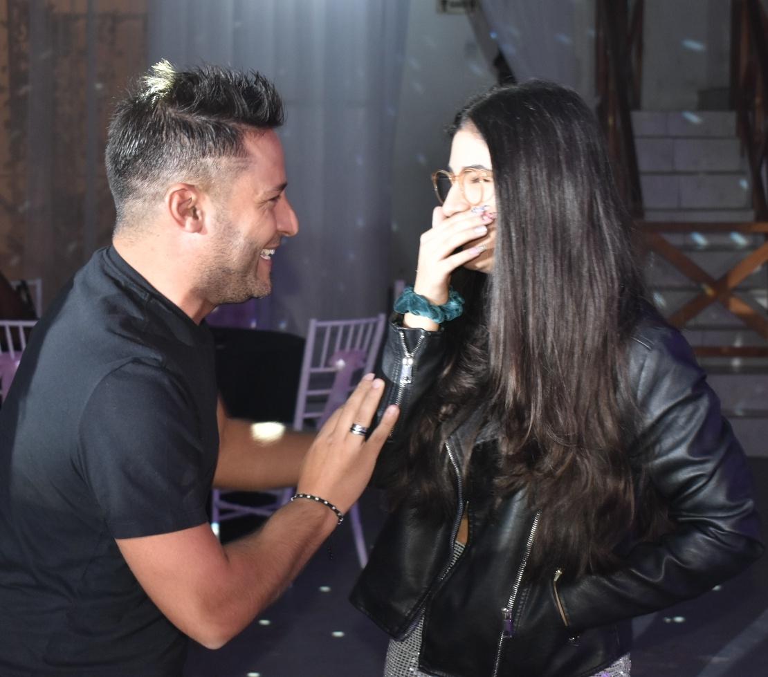 ttmthits's tweet photo. 👉🥳❤🥂 sorpresa para LIHUE 
FUE A UNA FIESTA Y ERA SU FIESTA ¡!¡ 

#15Lihue inolvidable ¡!! Gracias por el cariño ❤ 

el equipo TTMT cumpliendo sueños 
@ttmthits @FacuAVerdur #DjAren
🎊🎉💥💥💥💥💥💥 https://t.co/fMyjV4pJNq