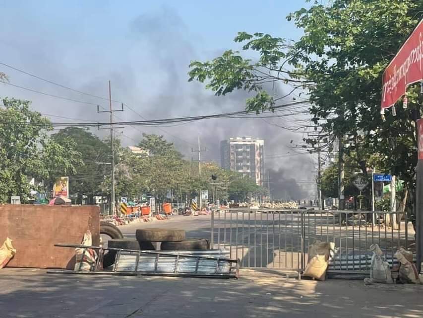 BB_Candy19502's tweet photo. Dont terrorists have any other way to clear out barricades instead of setting fire to things? It s spring in Myanmar and so easy to ignite. Setting fire to people properties is kinda threatening people safety. @freya_cole
R2P FOR MYANMAR 
#Mar7Coup
#WhatsHappeningInMyanmar https://t.co/MWbLAUVPDl
