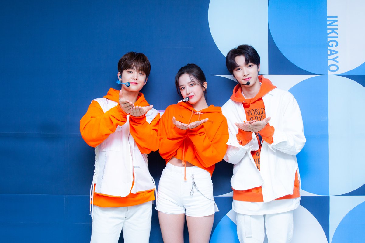 kpop_sbs's tweet photo. [🕊]행복인가

잠시 후 오후 3시 50분!
#인기가요 에서 만나요👋

#MC #스페셜무대 #지훈 #안유진 #성찬 
@ygtreasuremaker #TREASURE
@official_izone #IZONE 
@NCTsmtown #NCT https://t.co/QsshpZ7XAr