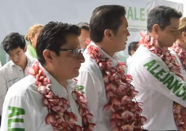 guieshoba's tweet photo. Gobernador @alejandromurat no se olvide del Decálogo Verde que firmó en presencia de los medios de comunicación y las oaxaqueñas y oaxaqueños que lo apoyamos durante su campaña. Aún hay tiempo de cumplir con los compromisos en favor del medio ambiente. https://t.co/JMckvpGajk