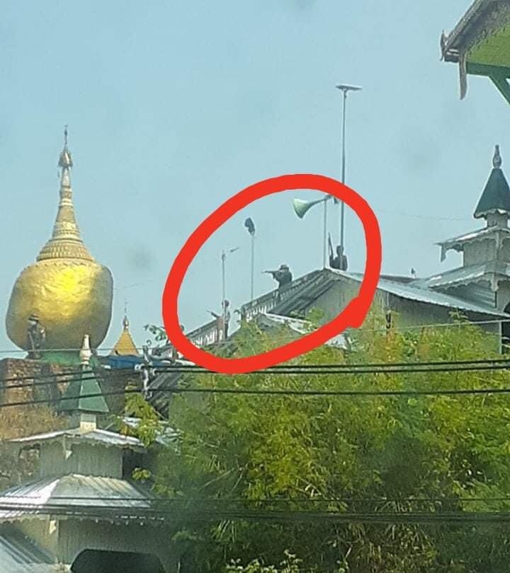 MilkTeaMM_MTAM's tweet photo. In Myeik,(10:02 AM) 
Terrorists are taking over the the pagodas on hills that can see all over the city.More than 20 soldiers are there and aiming with guns. They're also checking the citizens' phones. 
R2P FOR MYANMAR 

#Mar7Coup #MilkTeaAlliance 
#WhatsHappeningInMyanmar #OpCCP https://t.co/NYqMsRlZ0N