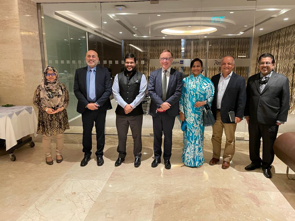 HarryVerweij's tweet photo. Interesting and spirited exchange with representatives of the Chittagong business community on opportunities and hurdles for Dutch 🇳🇱 - BD 🇧🇩investments in port management, health, maritime industries and agribusiness. Proof of a can-do mentality! @MdZahirPhp https://t.co/ydzDfRhaGr