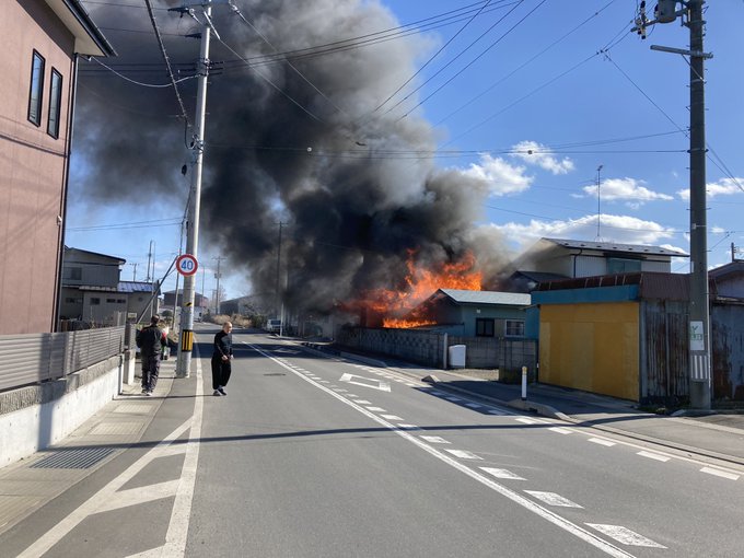 火事 八戸市市川町市川で建物火災 プライフーズスタジアム付近で煙ヤバイ 現地の火事画像や火災動画まとめ Matomehub まとめハブ