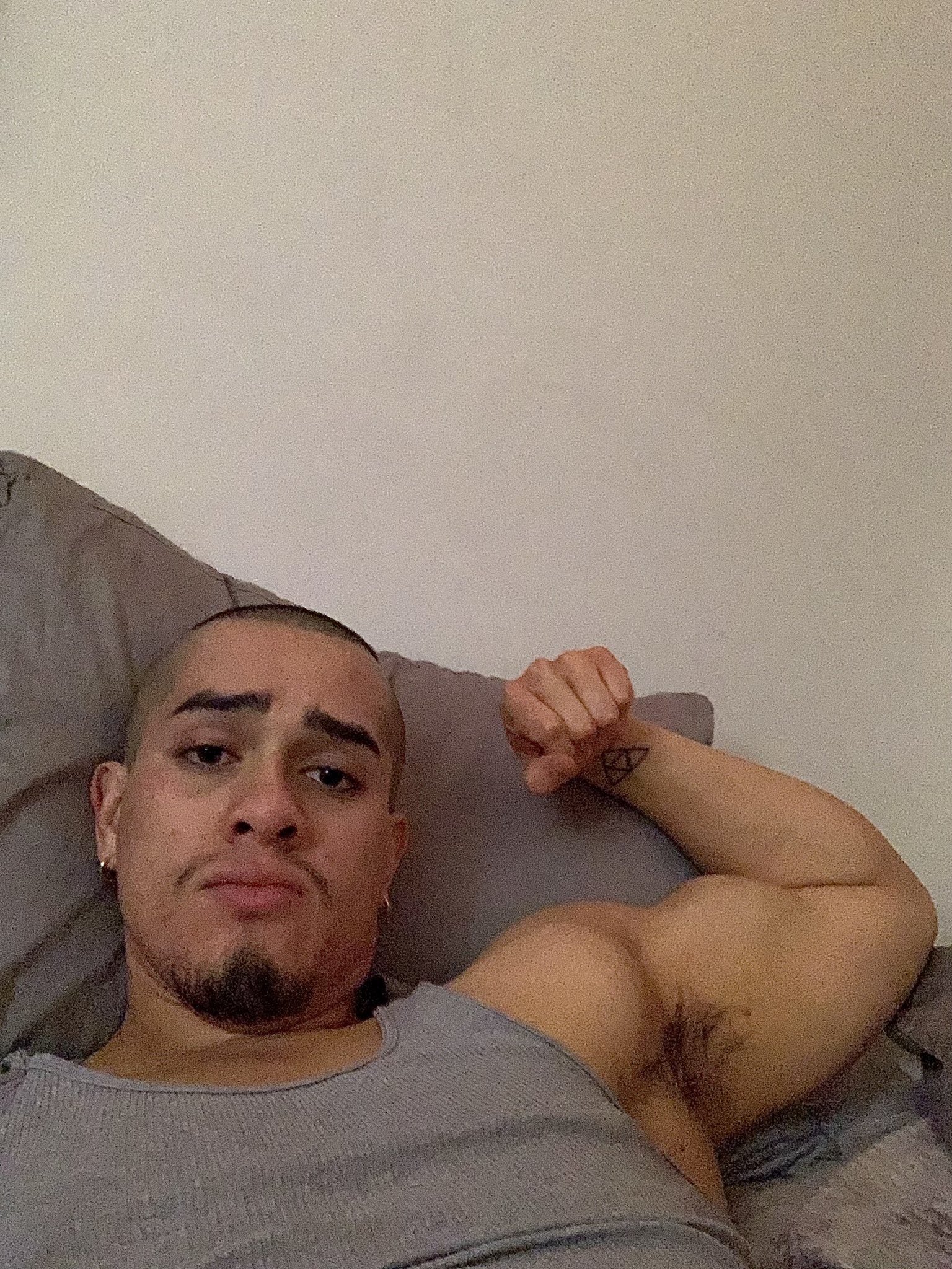 𝔢𝔩𝔠𝔲𝔱𝔢𝔧𝔬𝔱𝔬 on X: BiLatinMen t.coT8we0XG0Rl  X