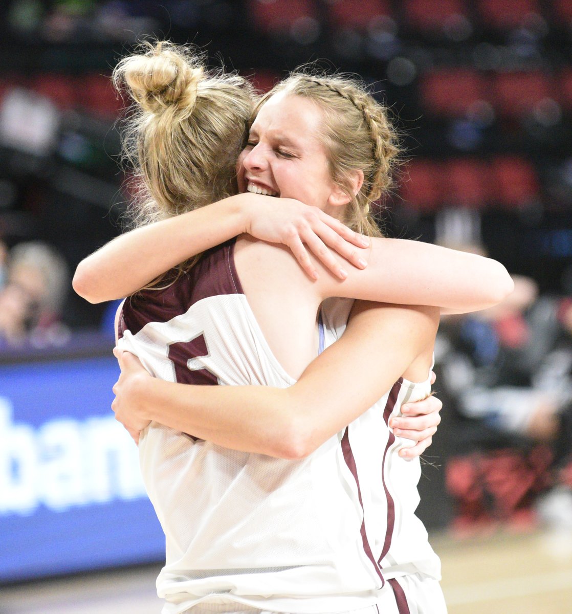 jhoeck's tweet photo. Crofton girls captured the Class C2 state championship tonight https://t.co/8CqNyrGxyi
