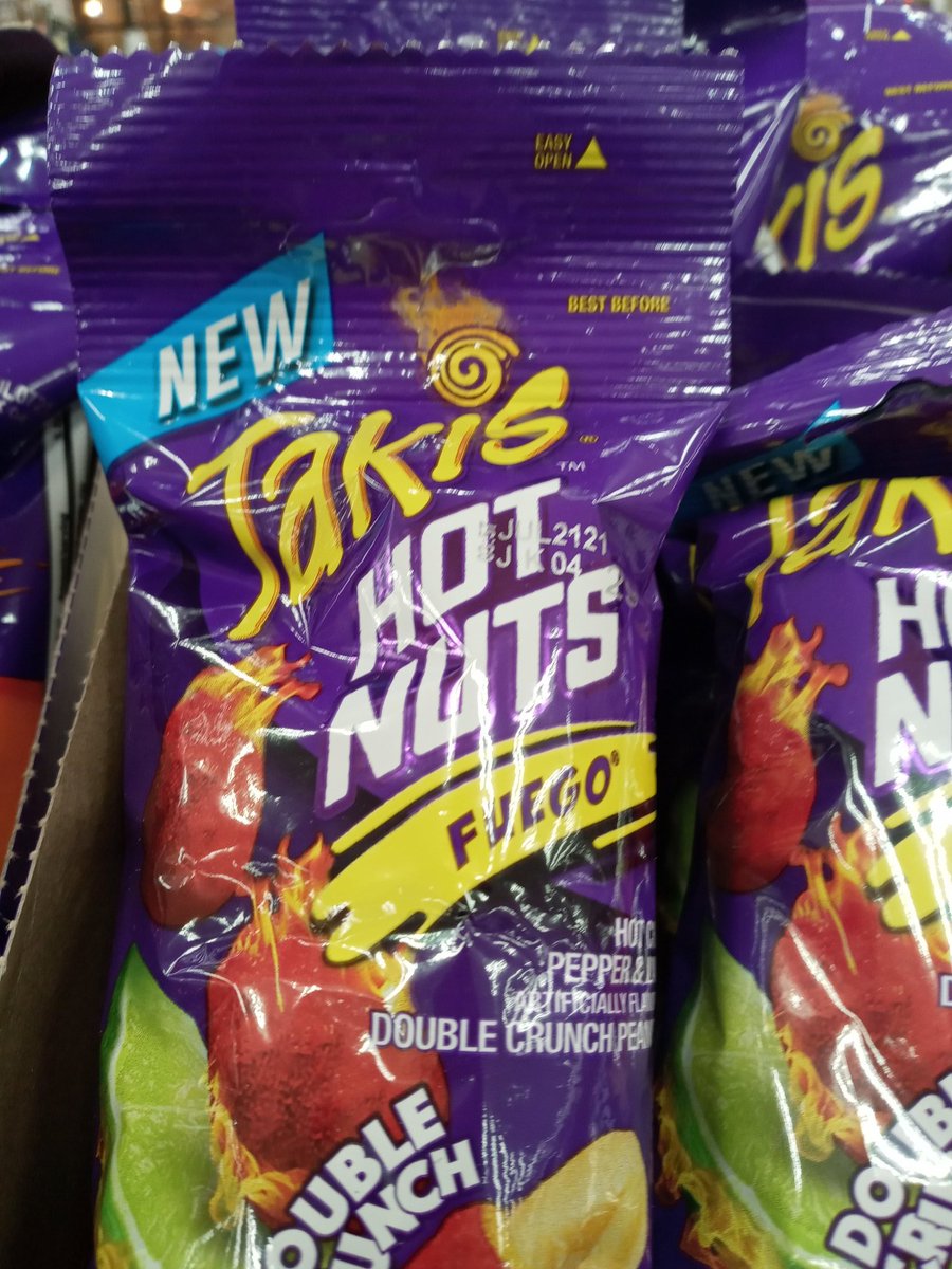 Sacora_chan's tweet photo. @markiplier if you like takis then try these and the takis candy that comes with the powder too. https://t.co/GbkJWIQutz