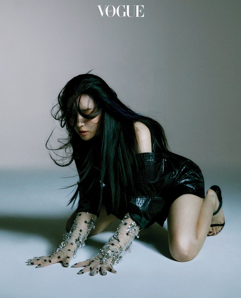 ZuseFashionBook's tweet photo. #SUNMI FOR #VOGUEKOREA MARCH 2021 ISSUE: https://t.co/n3JDkIEcRz https://t.co/mc4uJ7gwgK