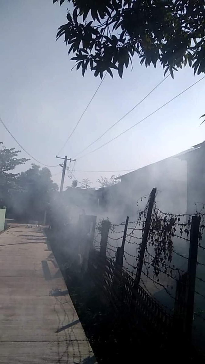 R2P FOR MYANMAR

In Tite gyi, Three alumni and two people were dragged away by police on today March 7,2021. One person got a head shot and detained. Terrorists fired tear gas into the housing estate and They were also firing rubber bullets.

#Mar7Coup
#WhatsHappeningInMyanmar